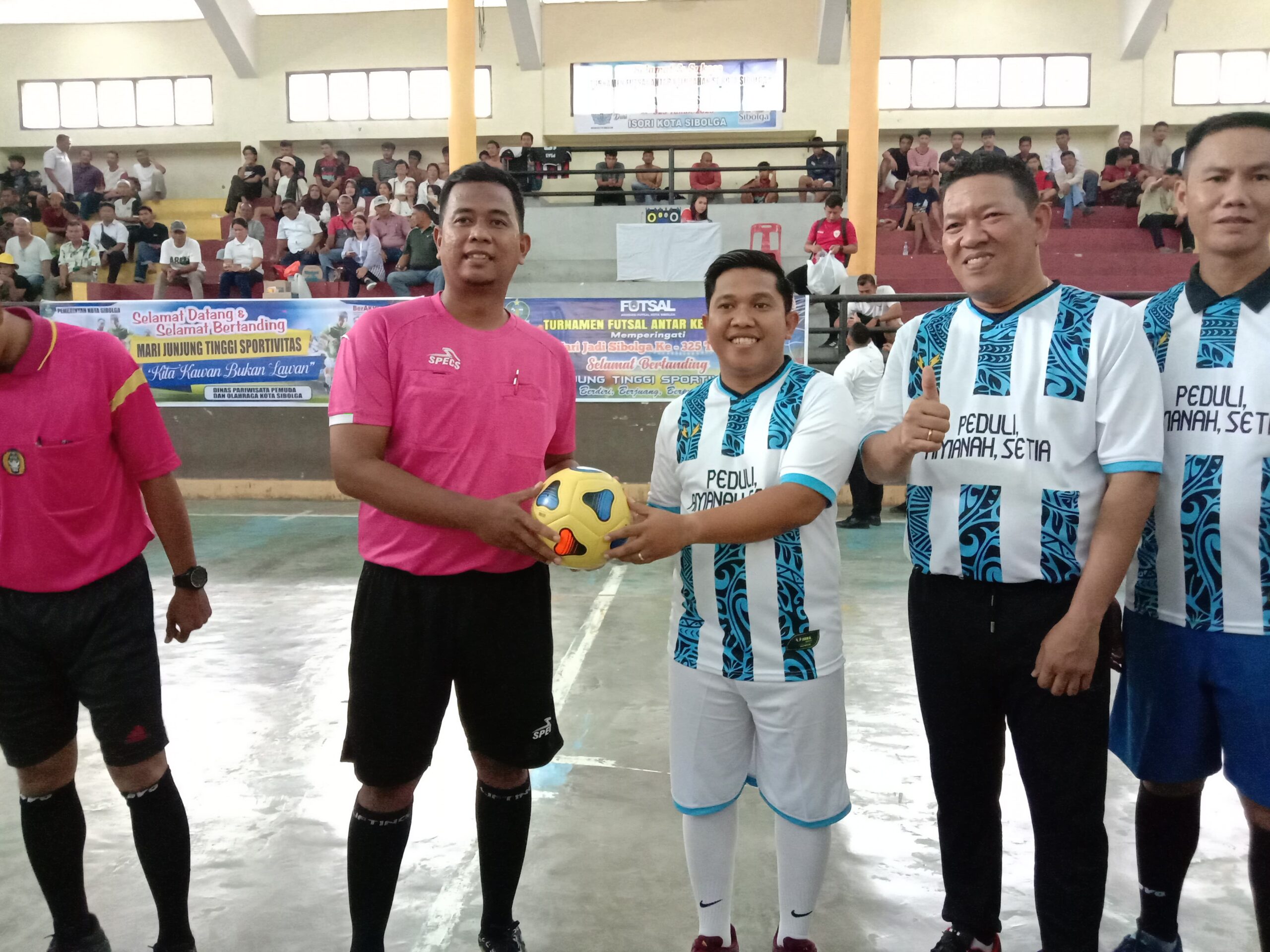 Meriahkan HUT Kota Sibolga, Pemko Sibolga vs DPRD Walikota Ahmad Sukri Nazry Penarik Cetak Brace, 2 gol Untuk Timnya IMG-20250409-WA0412