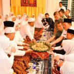 Wali Kota Sibolga Ahmad Sukri Nazry Penarik Tepung Tawar dan Upa-Upa Calon Jemaah Haji Kota Sibolga Tahun 2025 IMG-20250521-WA0418