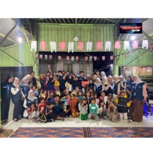 Hitam Putih Elegan Modern Inisial Huruf Salon Logo_20250830_111908_0000