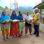 Jelang Idul Fitri, Relawan Bergerak Cepat Bantu Korban Banjir di Tapanuli Tengah