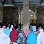 Warga Coddong Gelar Shalat Idul Fitri di Masjid Al-Ihsan Meski Fasilitas Terbatas